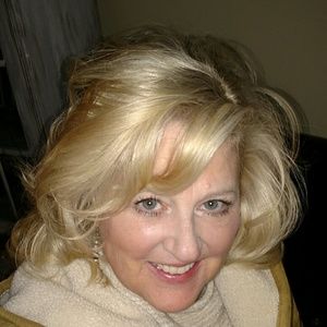 Meet your Posher, Lena